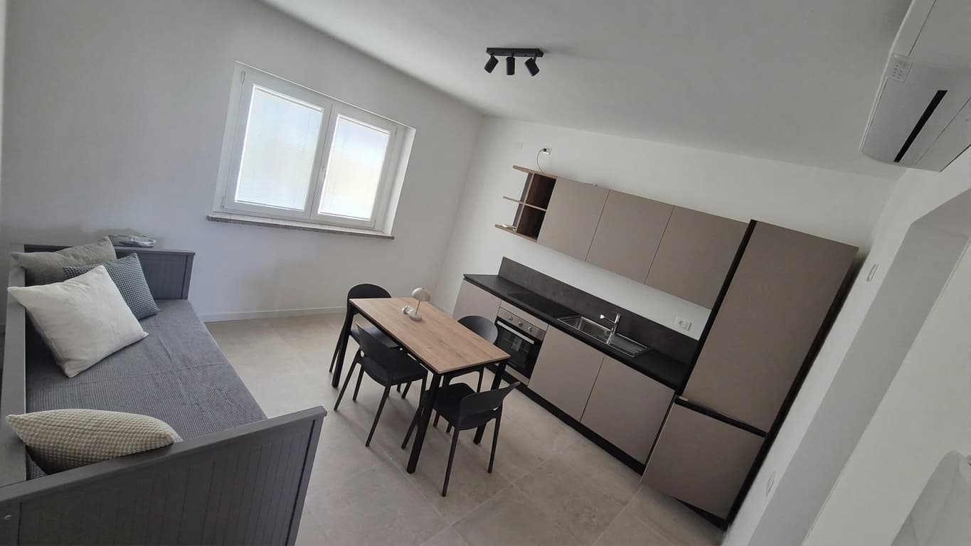 Apartment 4 – First floor